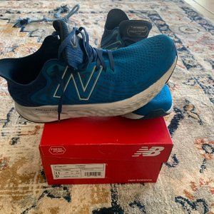 MEN NEW  BALANCE FRESH FORM SIZE 11 - RUNNER COURSE 'BLUE'